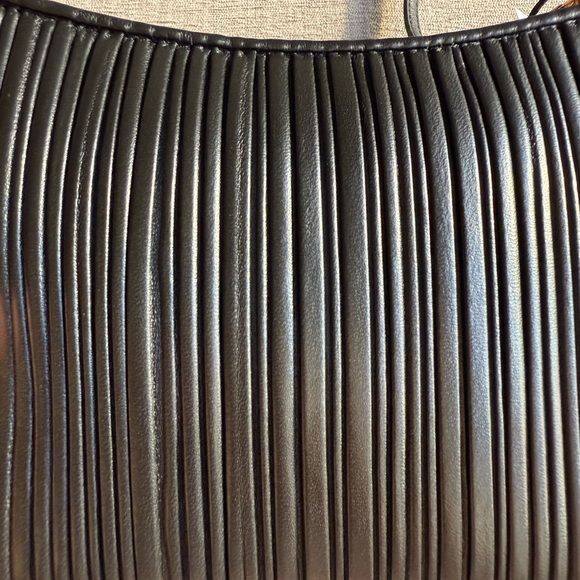 Mansur Gavriel Elegant Black Pleated leather Shoulder Bag - Picture 3 of 12